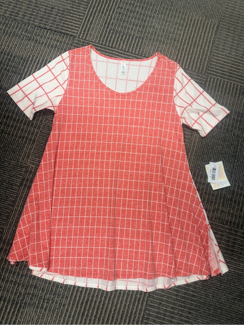 NWT LuLaRoe Perfect T Red White Grid Short Sleeve Tee Sz Medium